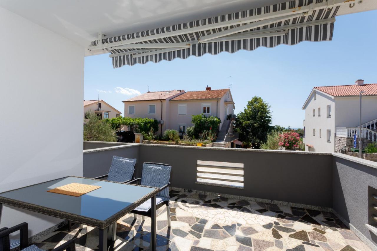 Apartments Lacic Krk Town Esterno foto
