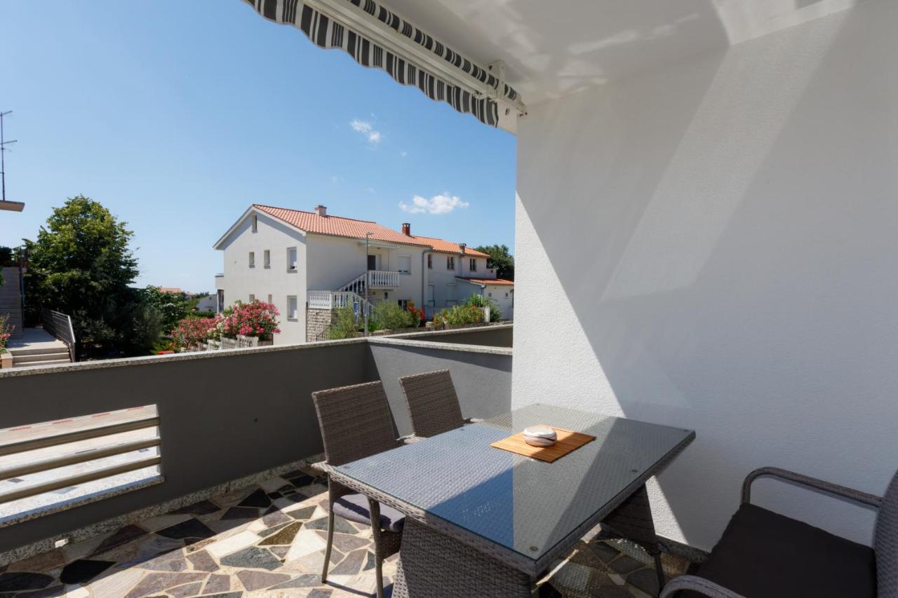Apartments Lacic Krk Town Esterno foto