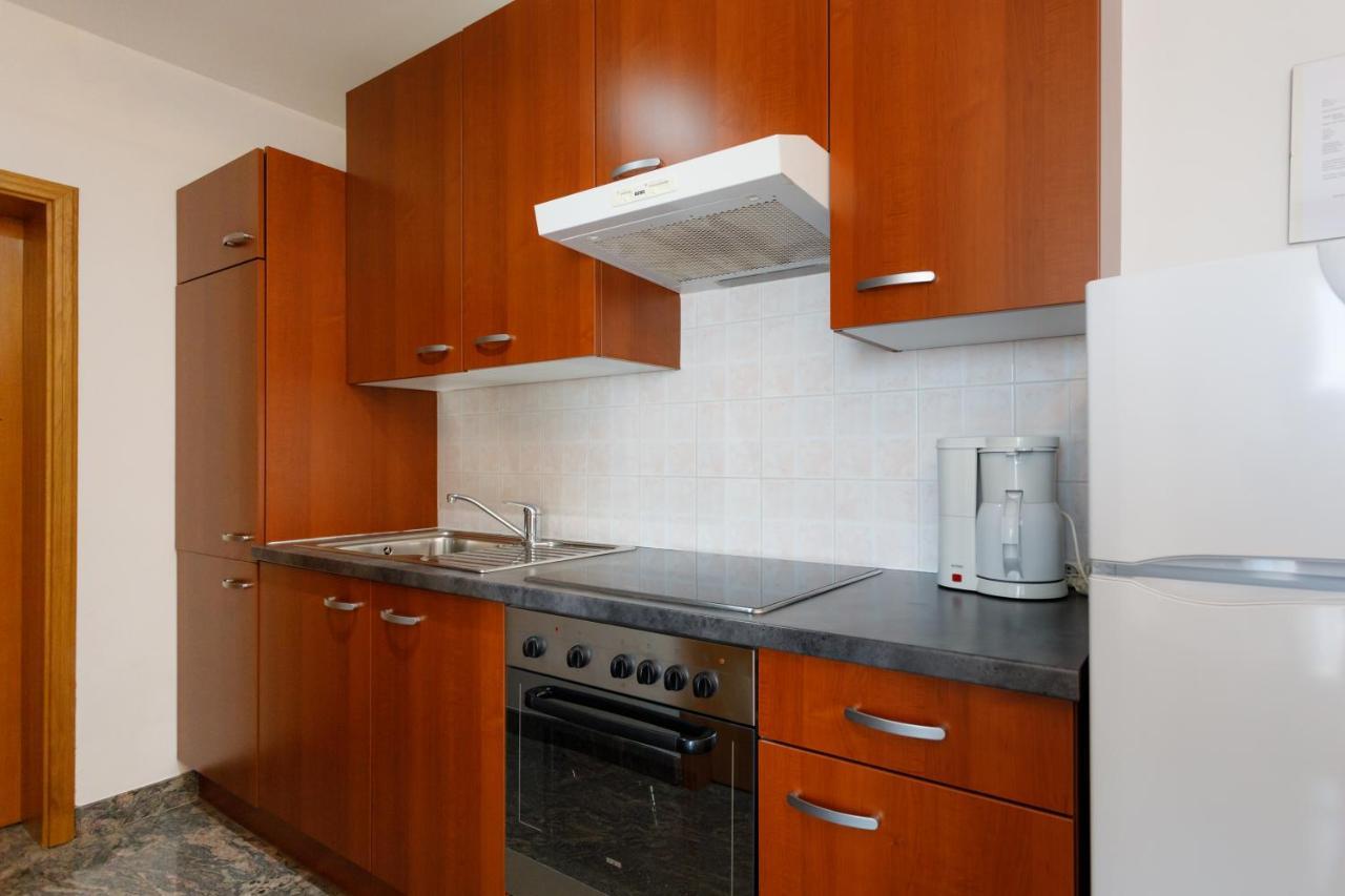 Apartments Lacic Krk Town Esterno foto
