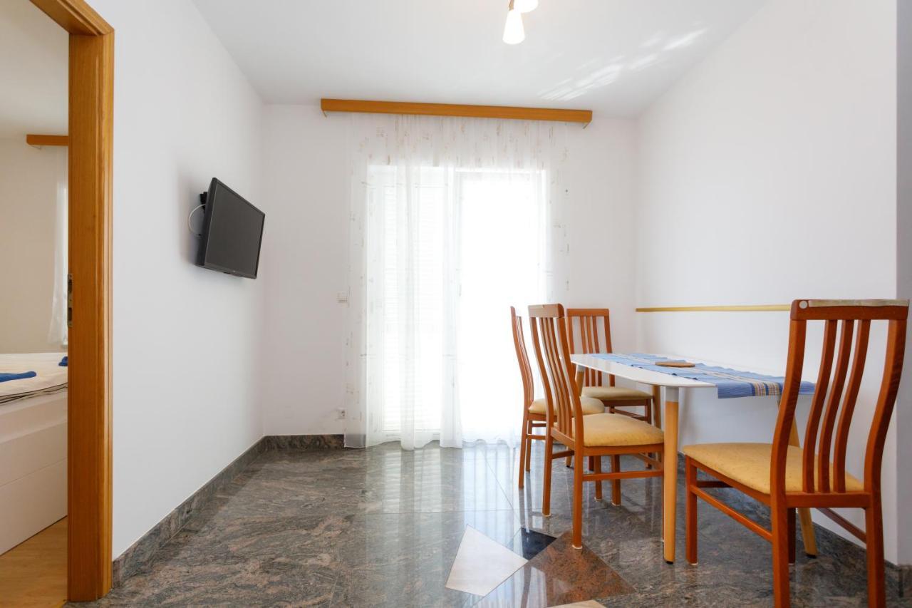 Apartments Lacic Krk Town Esterno foto