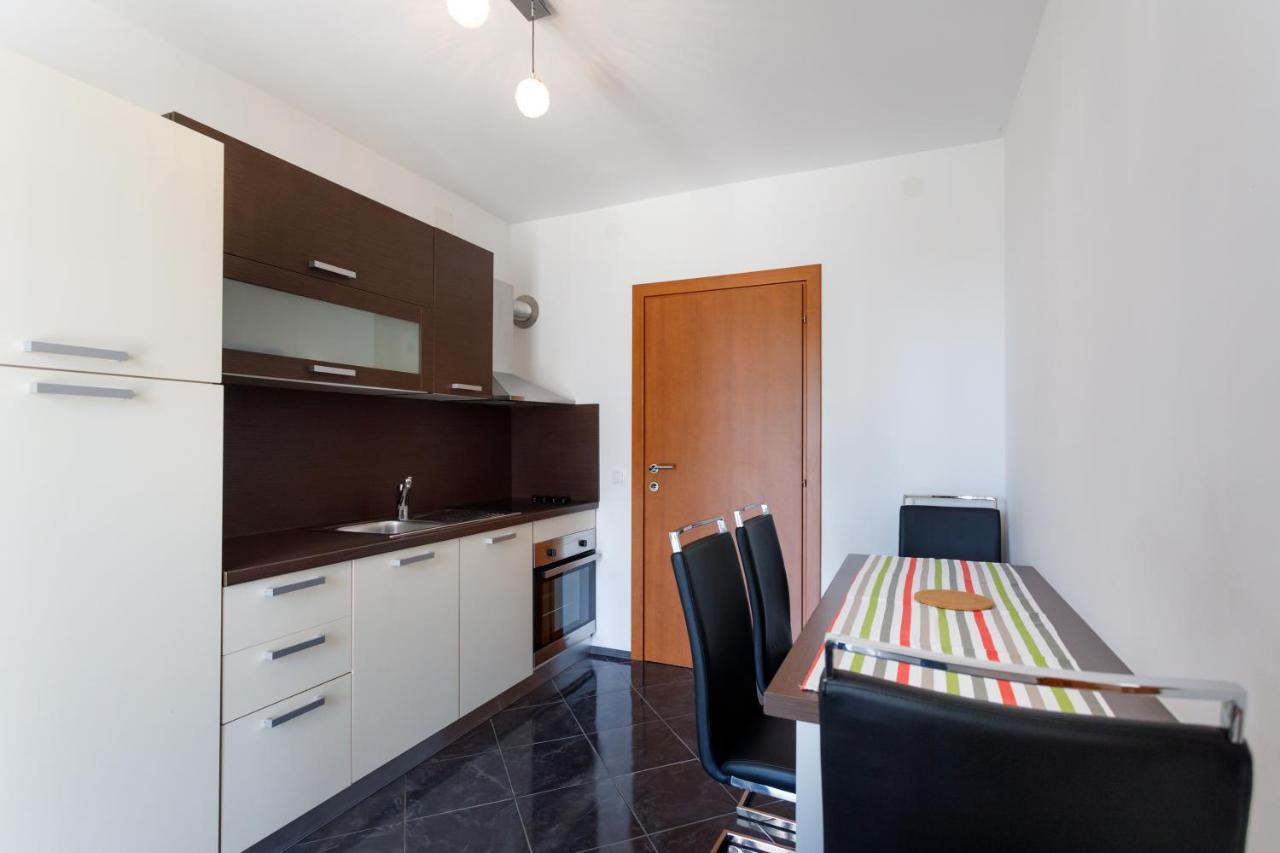 Apartments Lacic Krk Town Esterno foto