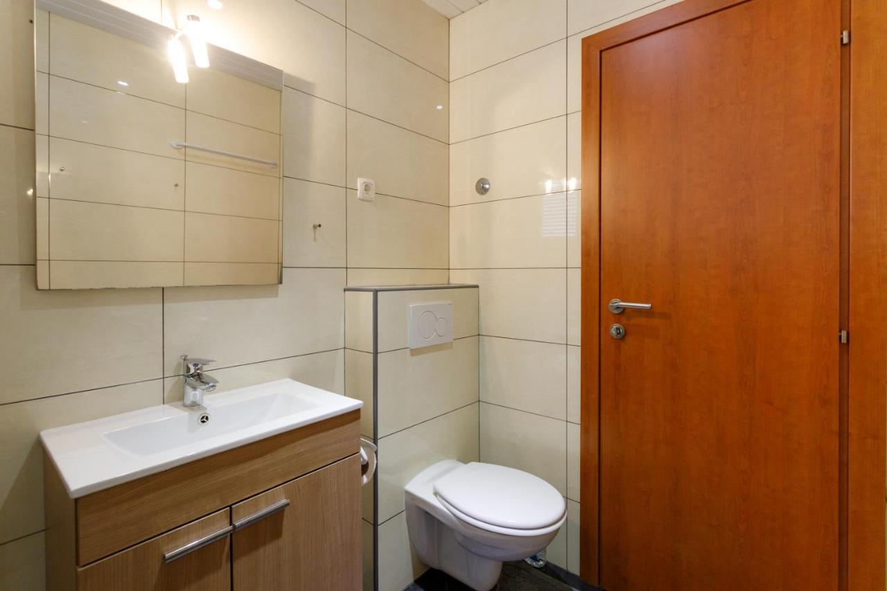 Apartments Lacic Krk Town Esterno foto